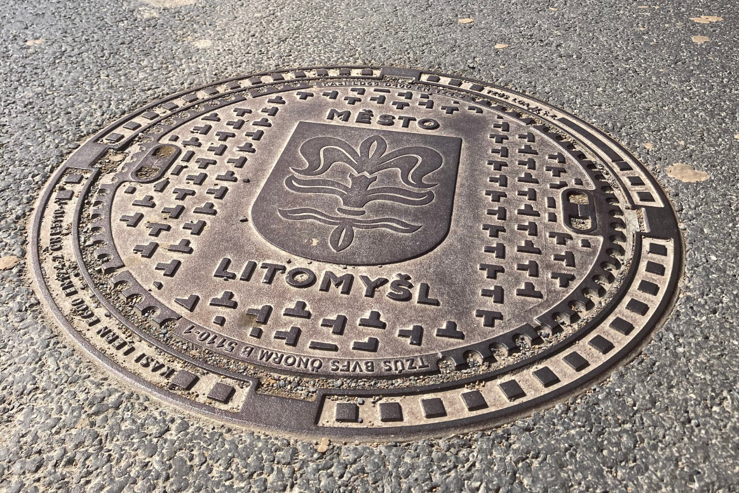 Realizace poklopů na míru pro město Litomyšl