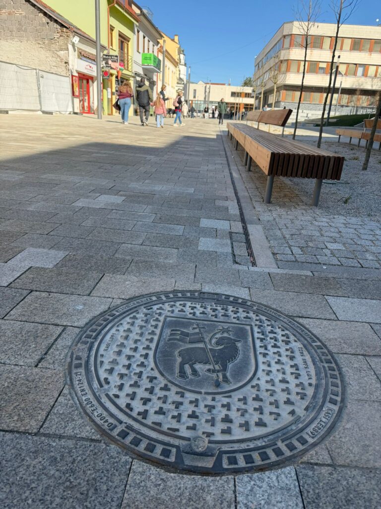 Instalace kanalizačních poklopů pro město Trenčín 2026