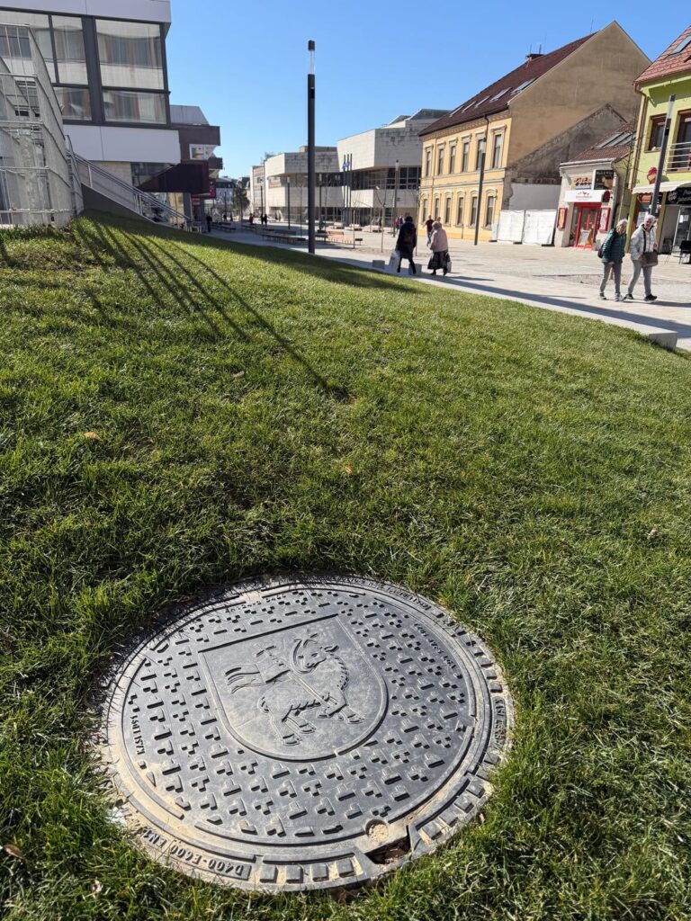 Instalace kanalizačních poklopů pro město Trenčín 2026